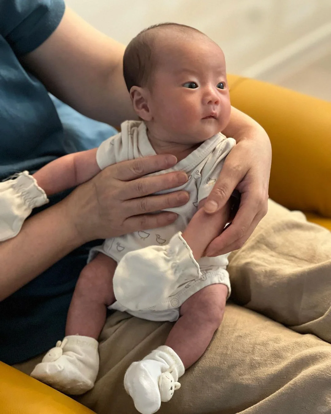 初孕为何不宜过早进行血液检测？长春助孕代生子的经验分享
